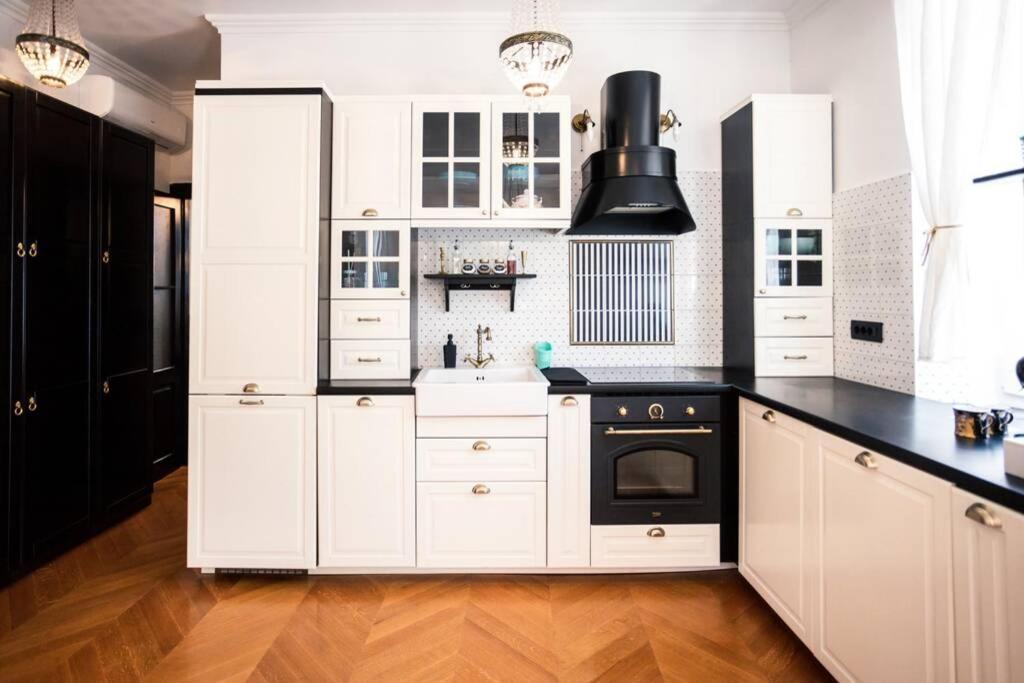 Luxurious Apartment Bella Lux In City Center With Free Parking Included! Split Eksteriør billede